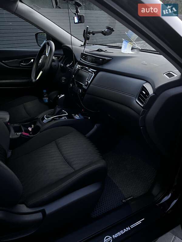 Внедорожник / Кроссовер Nissan Rogue 2017 в Каневе