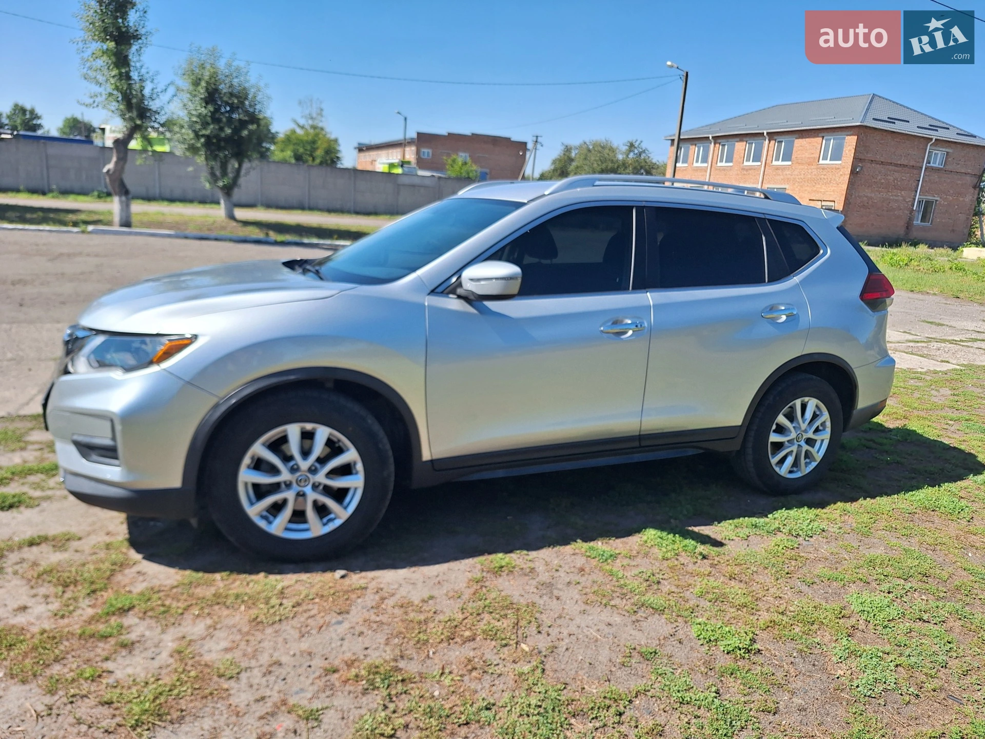 2017 Nissan Rogue - мініатюра 2