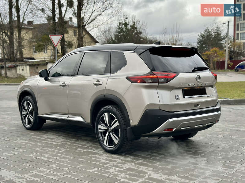 Внедорожник / Кроссовер Nissan Rogue 2021 в Львове