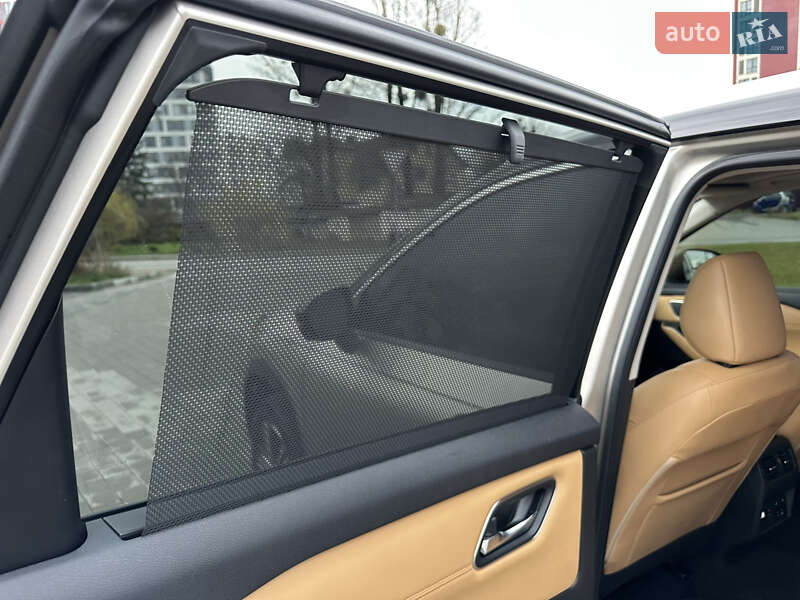 Внедорожник / Кроссовер Nissan Rogue 2021 в Львове