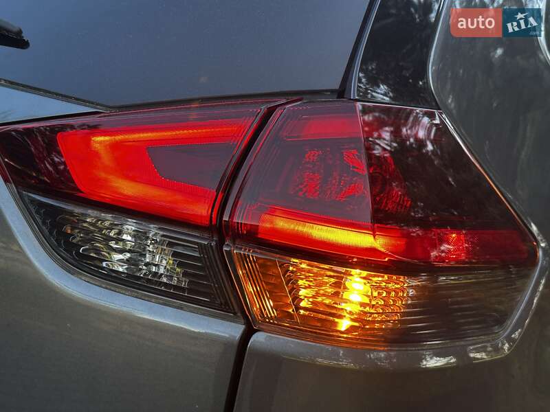 Внедорожник / Кроссовер Nissan Rogue 2019 в Дрогобыче