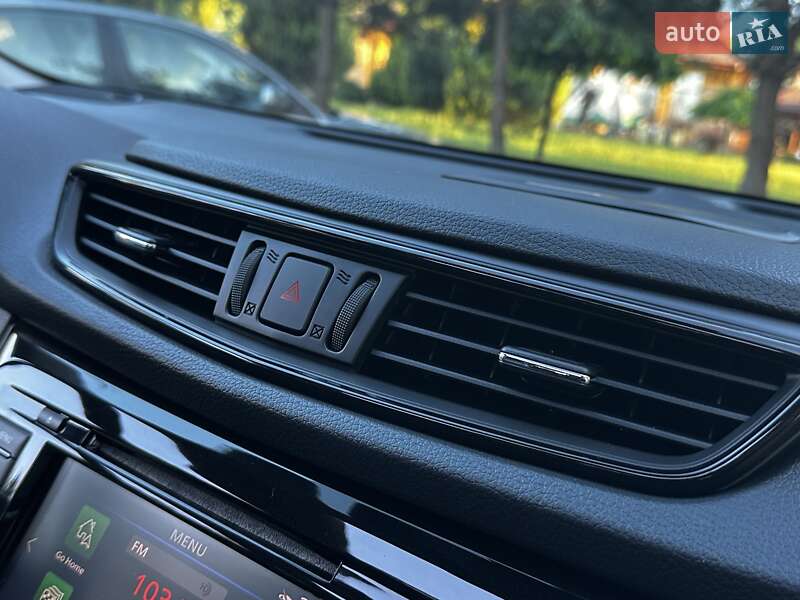 Внедорожник / Кроссовер Nissan Rogue 2019 в Дрогобыче