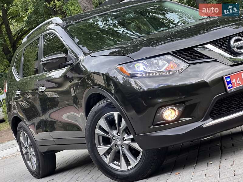 Внедорожник / Кроссовер Nissan Rogue 2015 в Дрогобыче