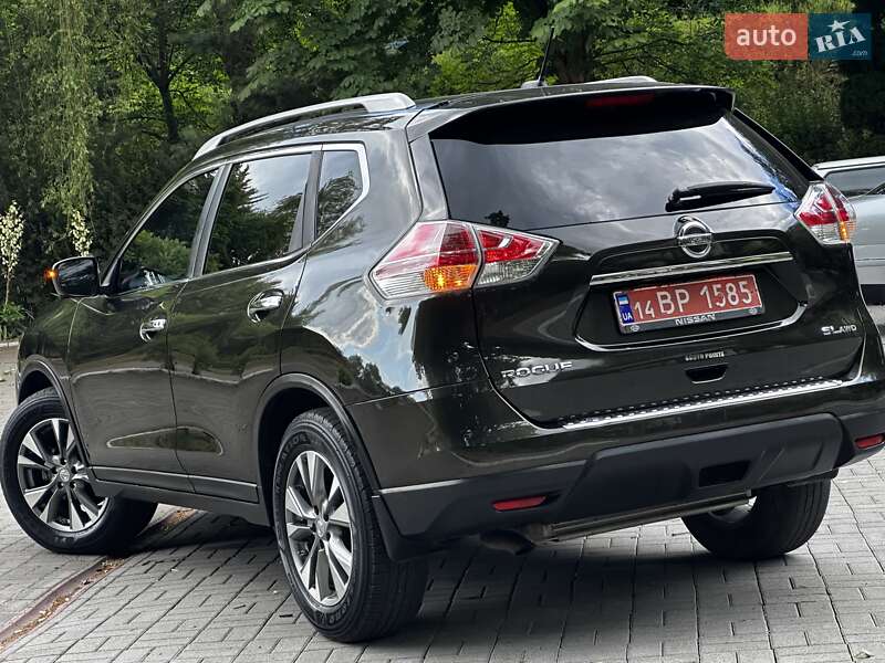 Внедорожник / Кроссовер Nissan Rogue 2015 в Дрогобыче