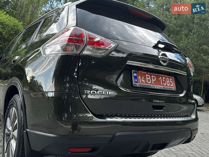 Внедорожник / Кроссовер Nissan Rogue 2015 в Дрогобыче