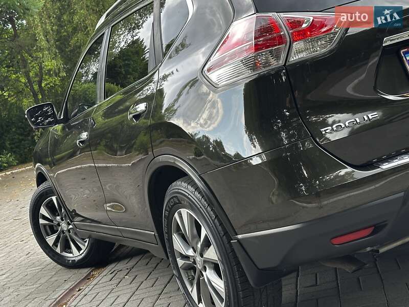 Внедорожник / Кроссовер Nissan Rogue 2015 в Дрогобыче