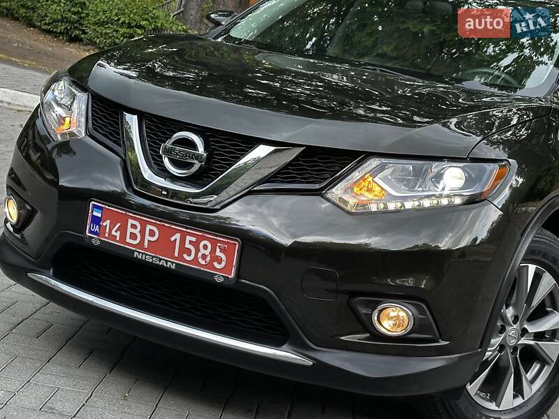 Внедорожник / Кроссовер Nissan Rogue 2015 в Дрогобыче