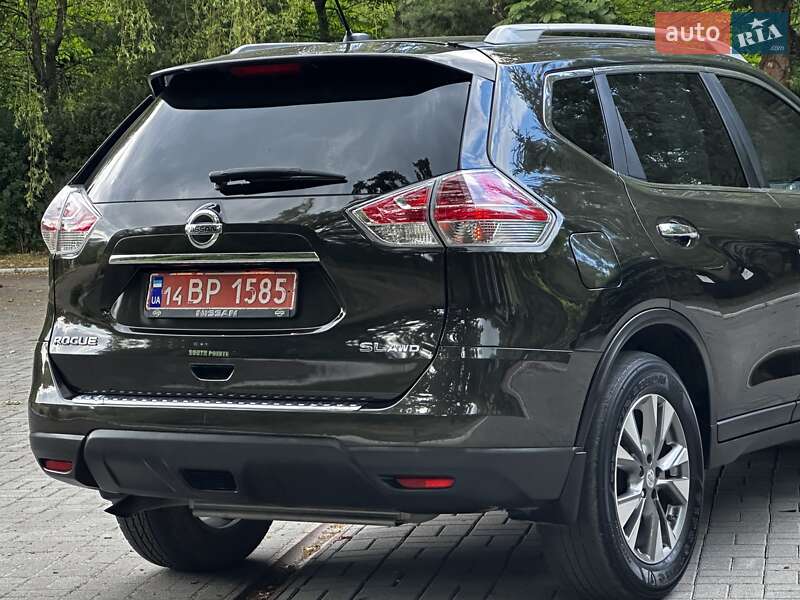 Внедорожник / Кроссовер Nissan Rogue 2015 в Дрогобыче