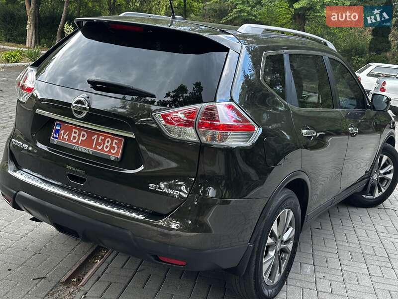 Внедорожник / Кроссовер Nissan Rogue 2015 в Дрогобыче