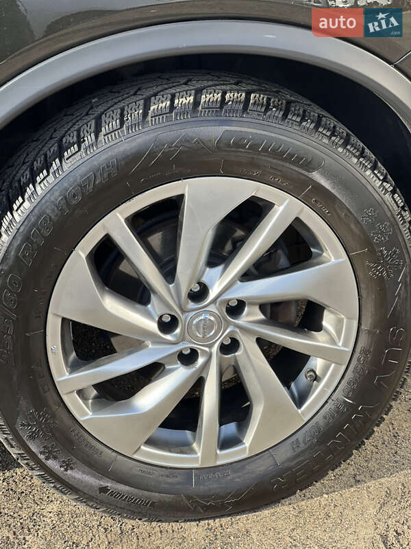 Позашляховик / Кросовер Nissan Rogue 2014 в Одесі