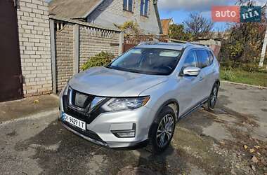 Внедорожник / Кроссовер Nissan Rogue 2017 в Кривом Роге