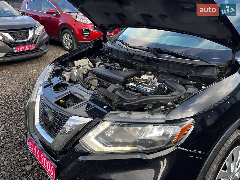 Внедорожник / Кроссовер Nissan Rogue 2017 в Луцке