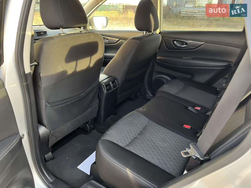 Внедорожник / Кроссовер Nissan Rogue 2018 в Киеве