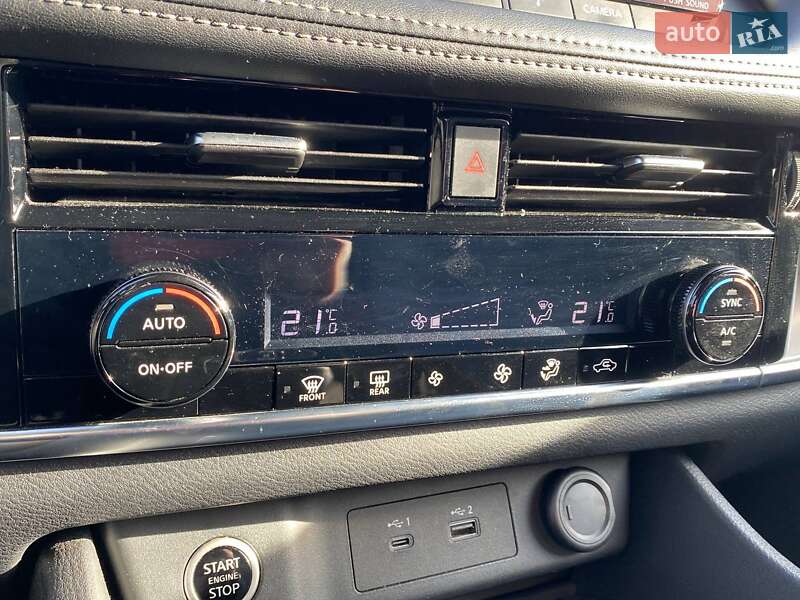 Внедорожник / Кроссовер Nissan Rogue 2021 в Львове