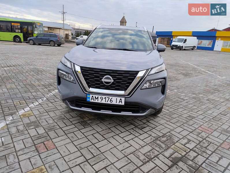 Внедорожник / Кроссовер Nissan Rogue 2023 в Житомире