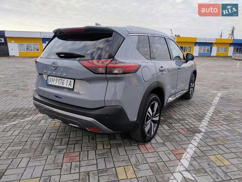 Внедорожник / Кроссовер Nissan Rogue 2023 в Житомире