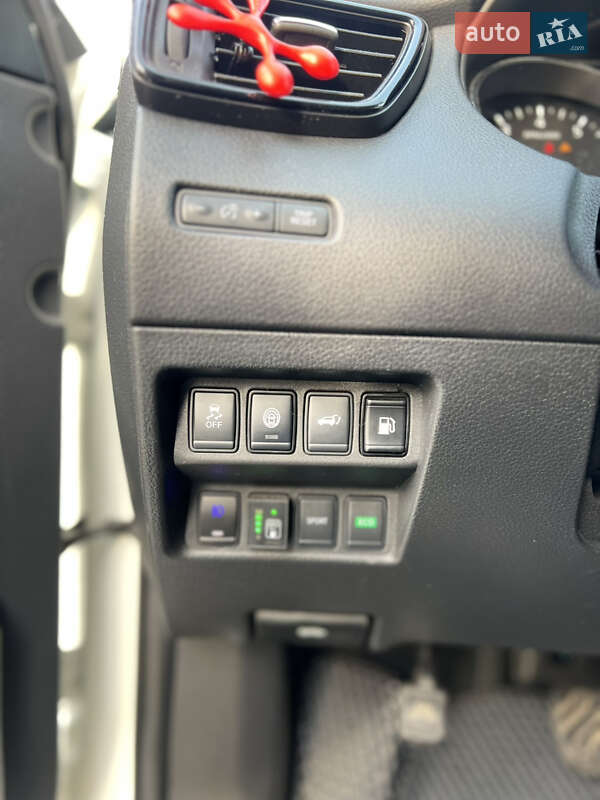 Позашляховик / Кросовер Nissan Rogue 2020 в Києві фото 15 Позашляховик / Кросовер Nissan Rogue 2020 в Києві