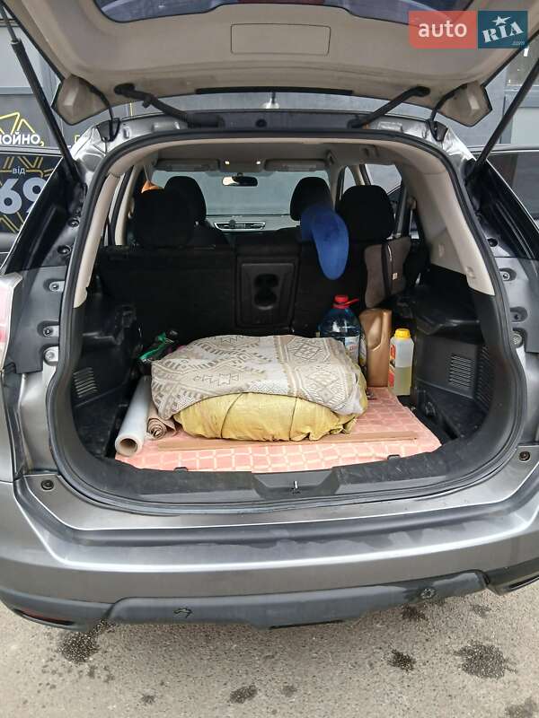 Внедорожник / Кроссовер Nissan Rogue 2016 в Киеве фото 9 Внедорожник / Кроссовер Nissan Rogue 2016 в Киеве