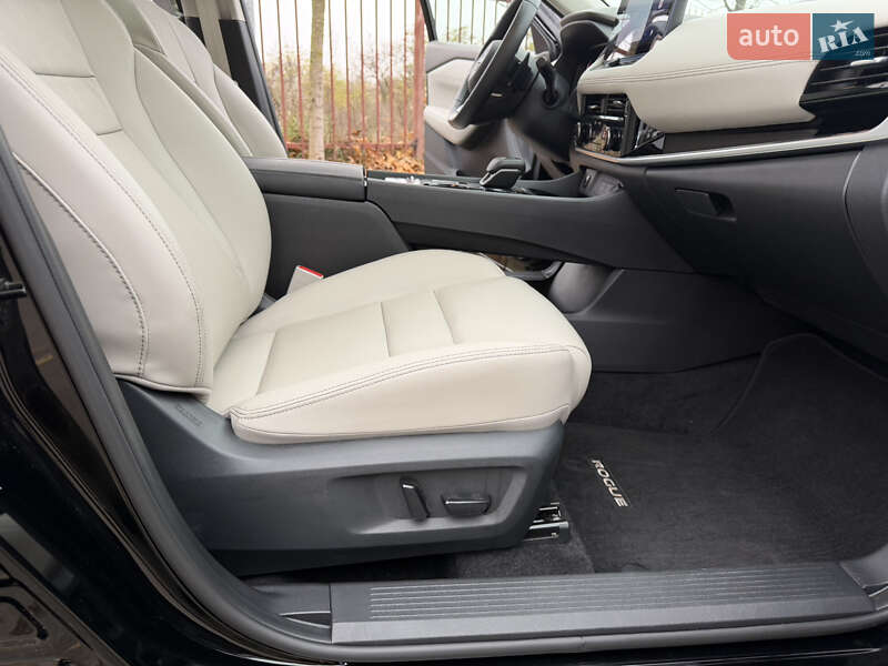 Внедорожник / Кроссовер Nissan Rogue 2024 в Киеве