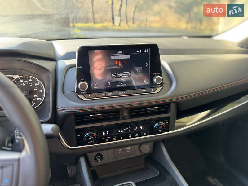 Позашляховик / Кросовер Nissan Rogue 2024 в Києві