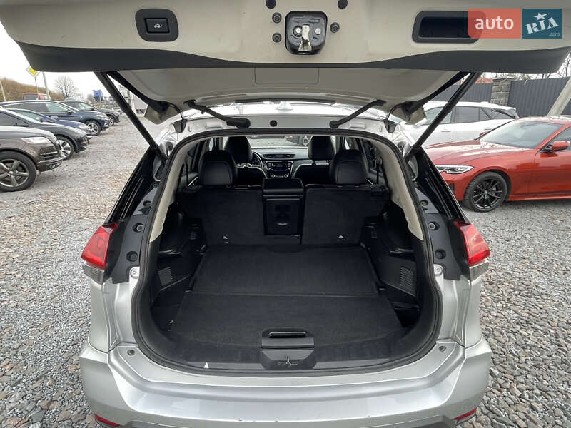 Позашляховик / Кросовер Nissan Rogue 2017 в Львові