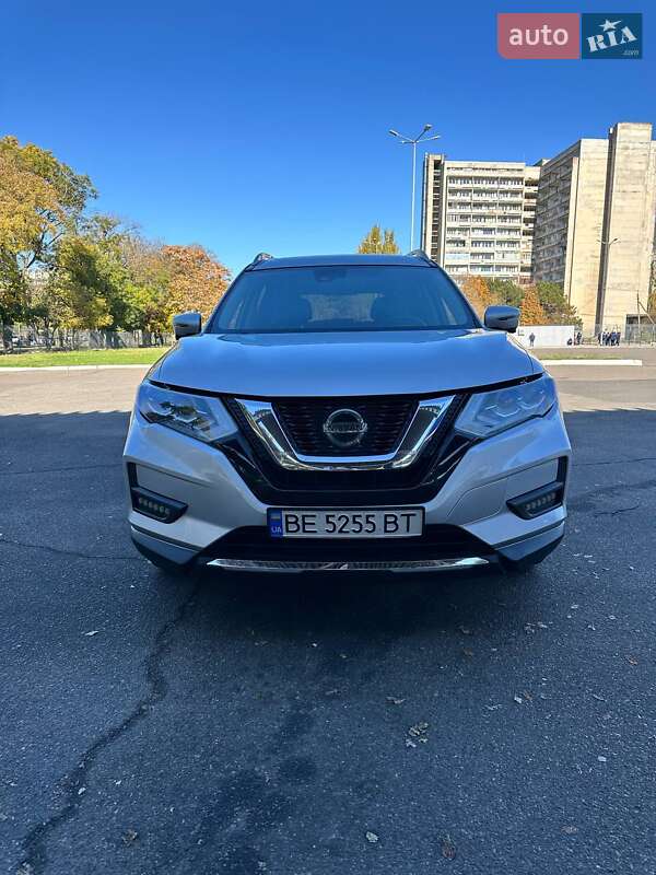 Позашляховик / Кросовер Nissan Rogue 2017 в Миколаєві