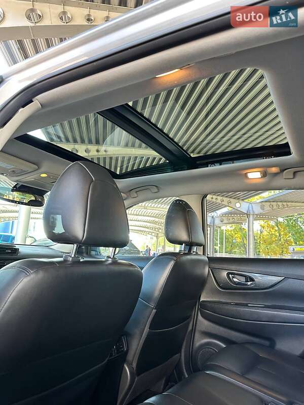 Позашляховик / Кросовер Nissan Rogue 2017 в Миколаєві