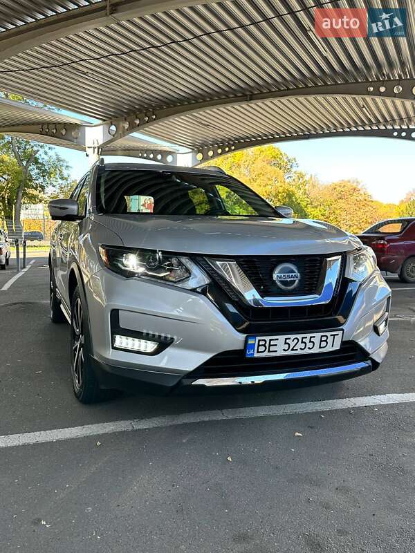 Позашляховик / Кросовер Nissan Rogue 2017 в Миколаєві