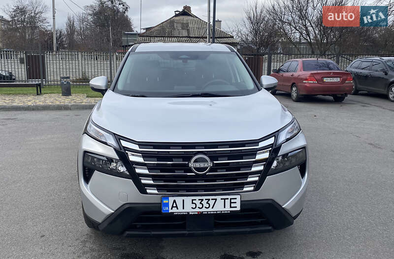 Внедорожник / Кроссовер Nissan Rogue 2024 в Броварах