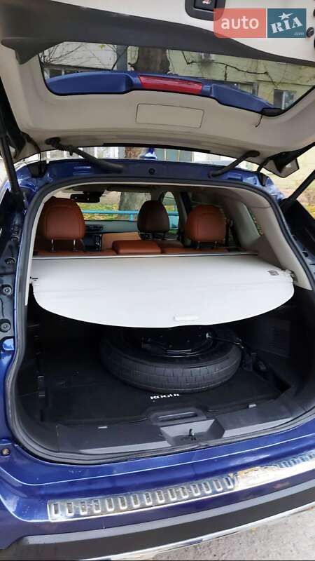 Внедорожник / Кроссовер Nissan Rogue 2017 в Запорожье