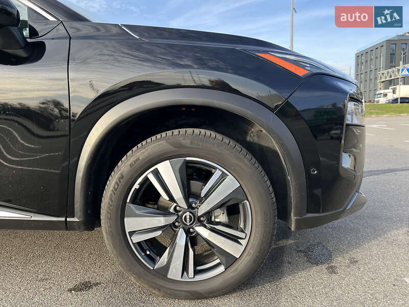 Внедорожник / Кроссовер Nissan Rogue 2023 в Киеве