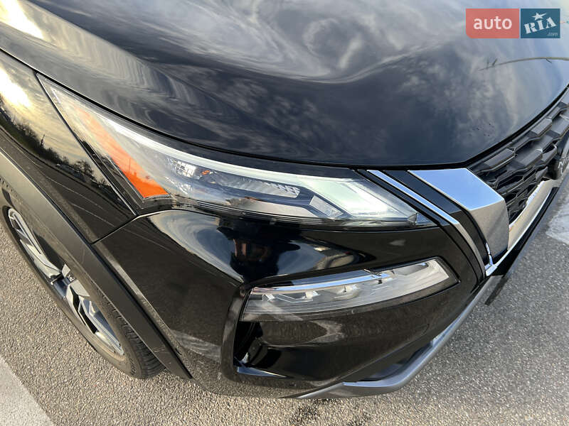 Внедорожник / Кроссовер Nissan Rogue 2023 в Киеве