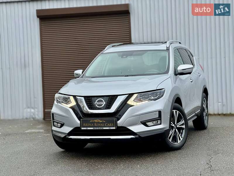 Внедорожник / Кроссовер Nissan Rogue 2017 в Киеве