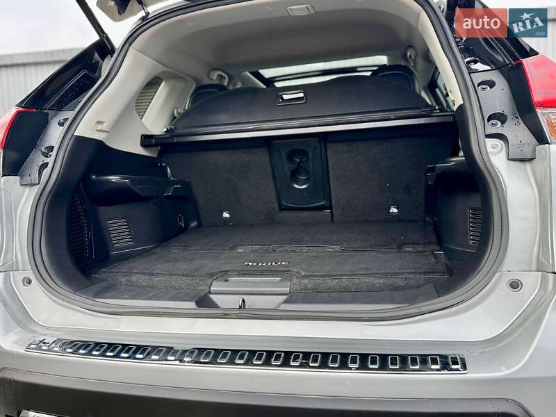 Внедорожник / Кроссовер Nissan Rogue 2017 в Киеве