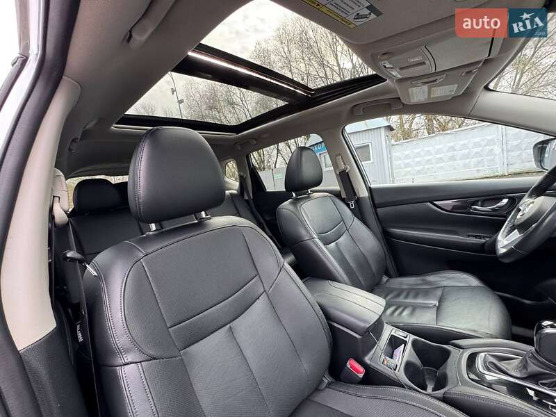 Внедорожник / Кроссовер Nissan Rogue 2017 в Киеве