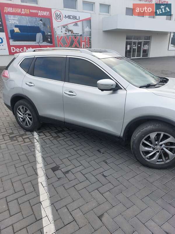 Внедорожник / Кроссовер Nissan Rogue 2015 в Кременчуге