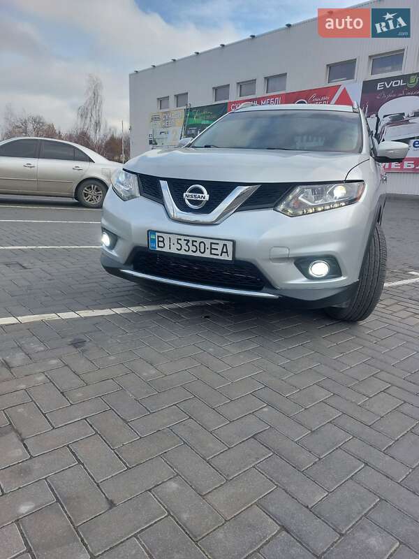 Внедорожник / Кроссовер Nissan Rogue 2015 в Кременчуге