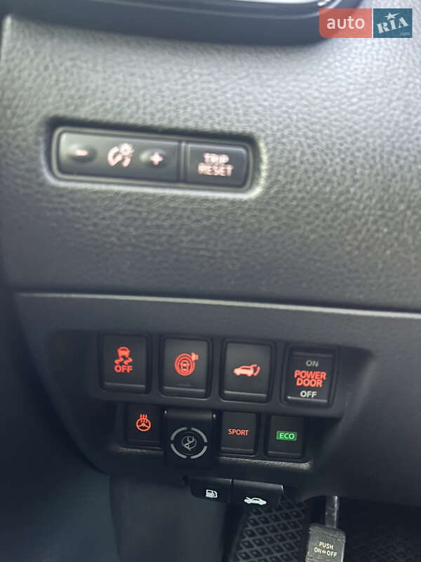 Внедорожник / Кроссовер Nissan Rogue 2017 в Днепре фото 16 Внедорожник / Кроссовер Nissan Rogue 2017 в Днепре