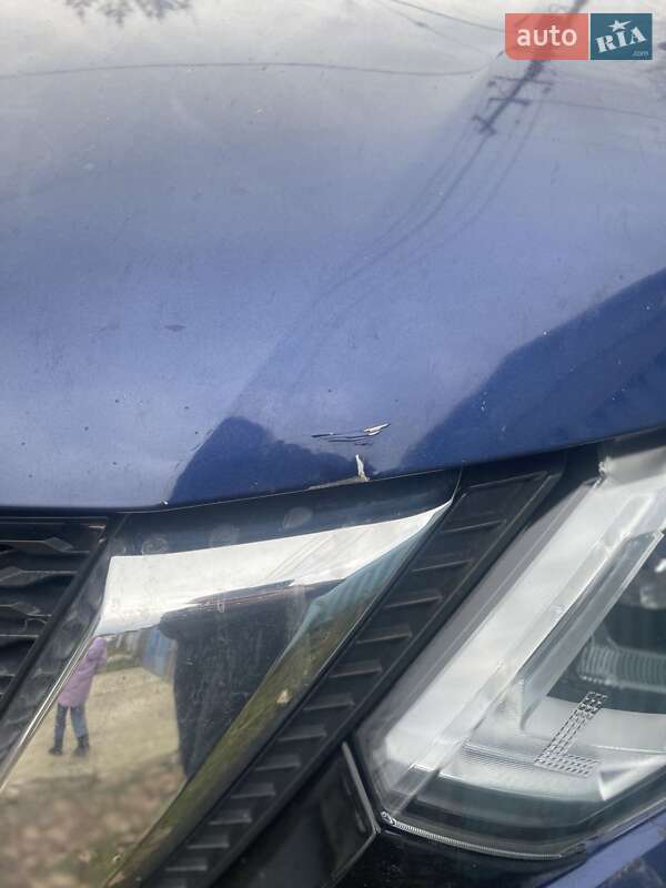 Внедорожник / Кроссовер Nissan Rogue 2017 в Львове