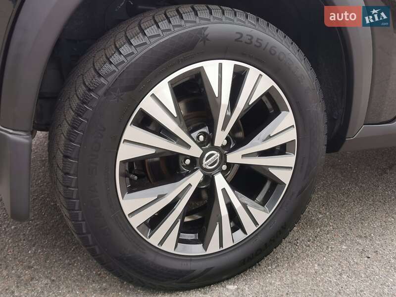 Внедорожник / Кроссовер Nissan Rogue 2021 в Киеве
