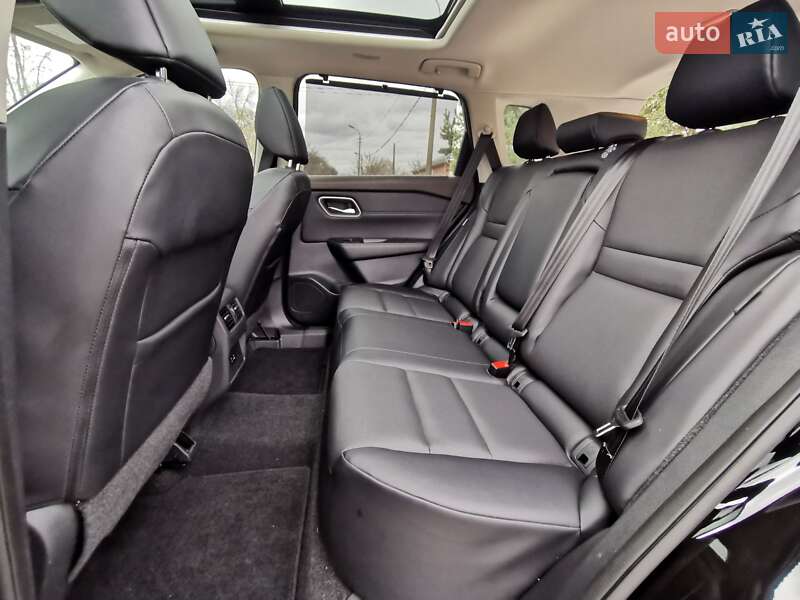 Внедорожник / Кроссовер Nissan Rogue 2021 в Киеве