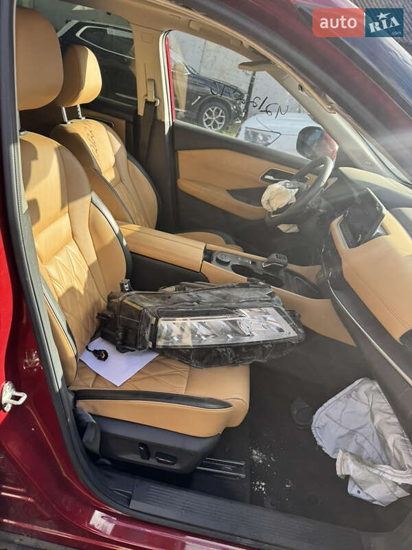 Внедорожник / Кроссовер Nissan Rogue 2023 в Львове