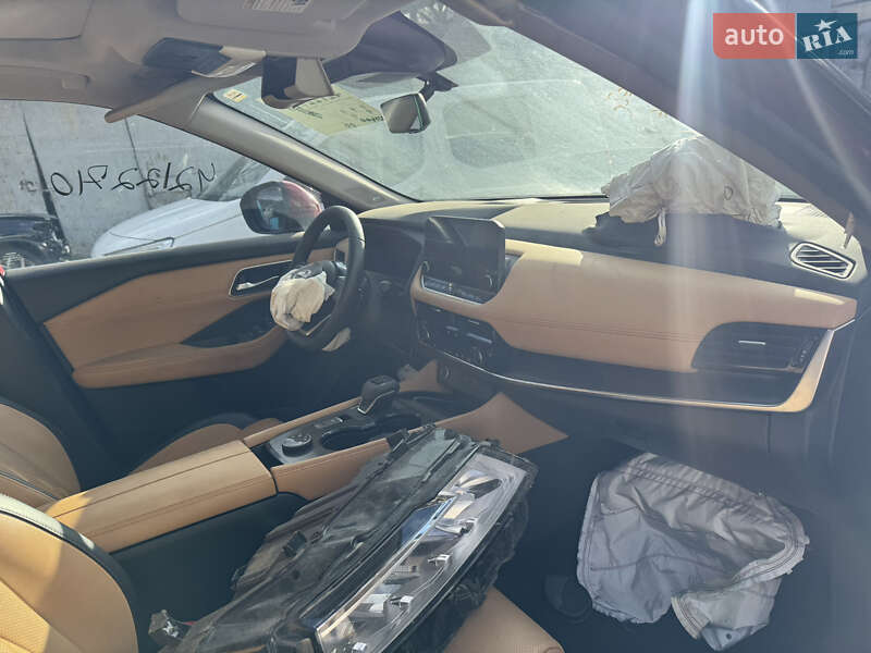 Внедорожник / Кроссовер Nissan Rogue 2023 в Львове