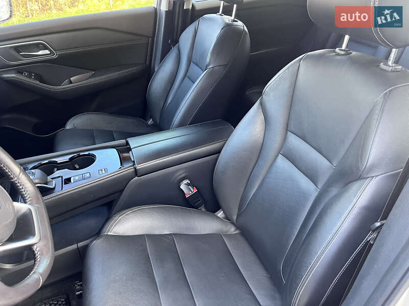 Позашляховик / Кросовер Nissan Rogue 2020 в Львові