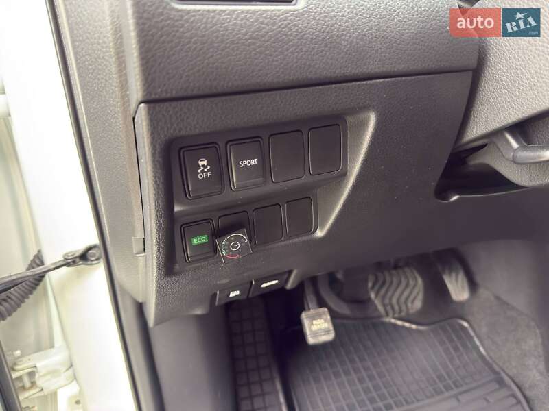 Позашляховик / Кросовер Nissan Rogue 2016 в Дніпрі фото 18 Позашляховик / Кросовер Nissan Rogue 2016 в Дніпрі