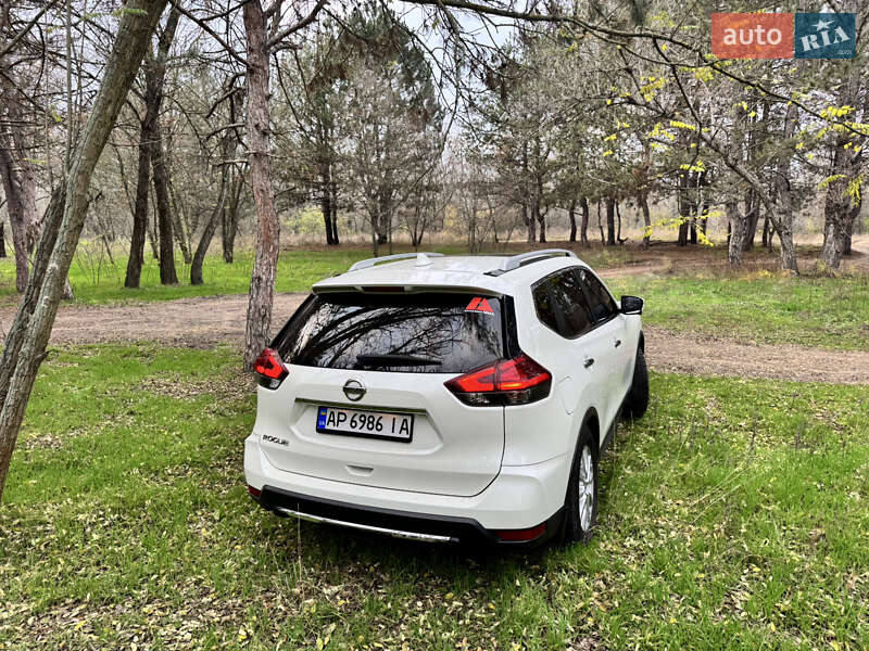 Внедорожник / Кроссовер Nissan Rogue 2017 в Запорожье