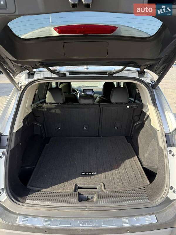 Внедорожник / Кроссовер Nissan Rogue 2020 в Черкассах