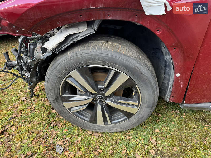 Внедорожник / Кроссовер Nissan Rogue 2023 в Львове