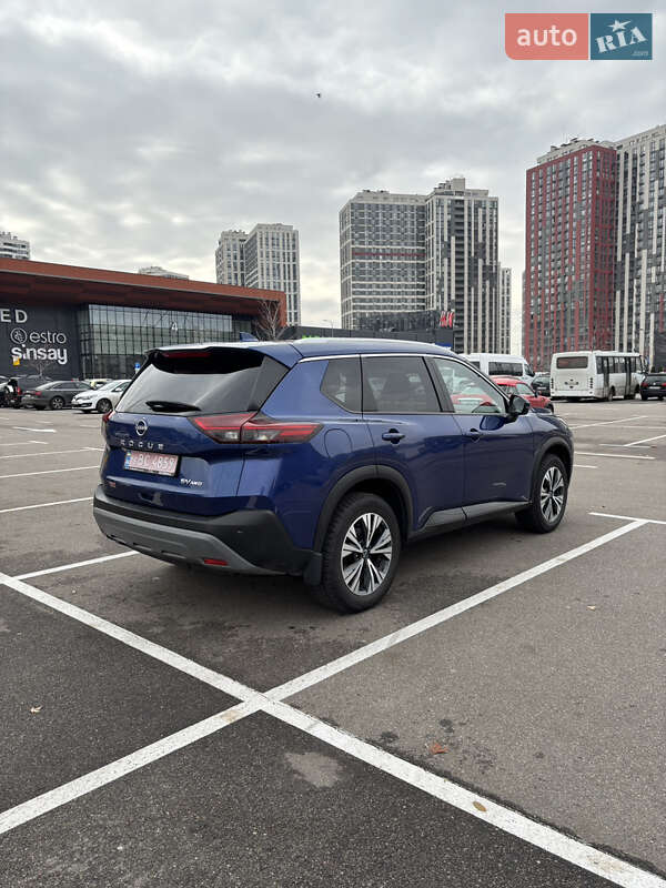 Внедорожник / Кроссовер Nissan Rogue 2022 в Ровно