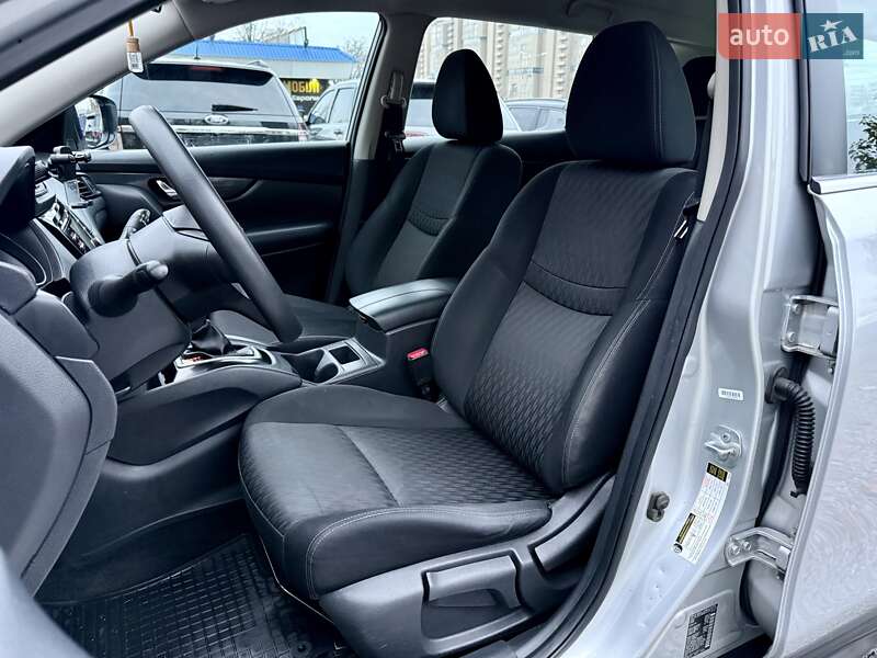 Внедорожник / Кроссовер Nissan Rogue 2016 в Харькове